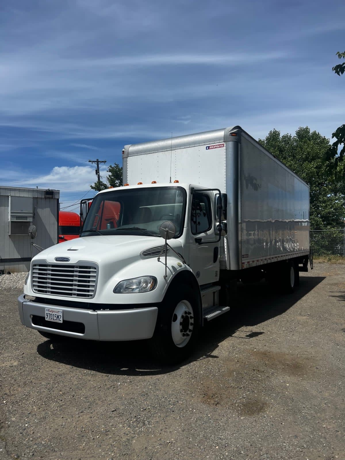 2019 Freightliner M2 106 824315