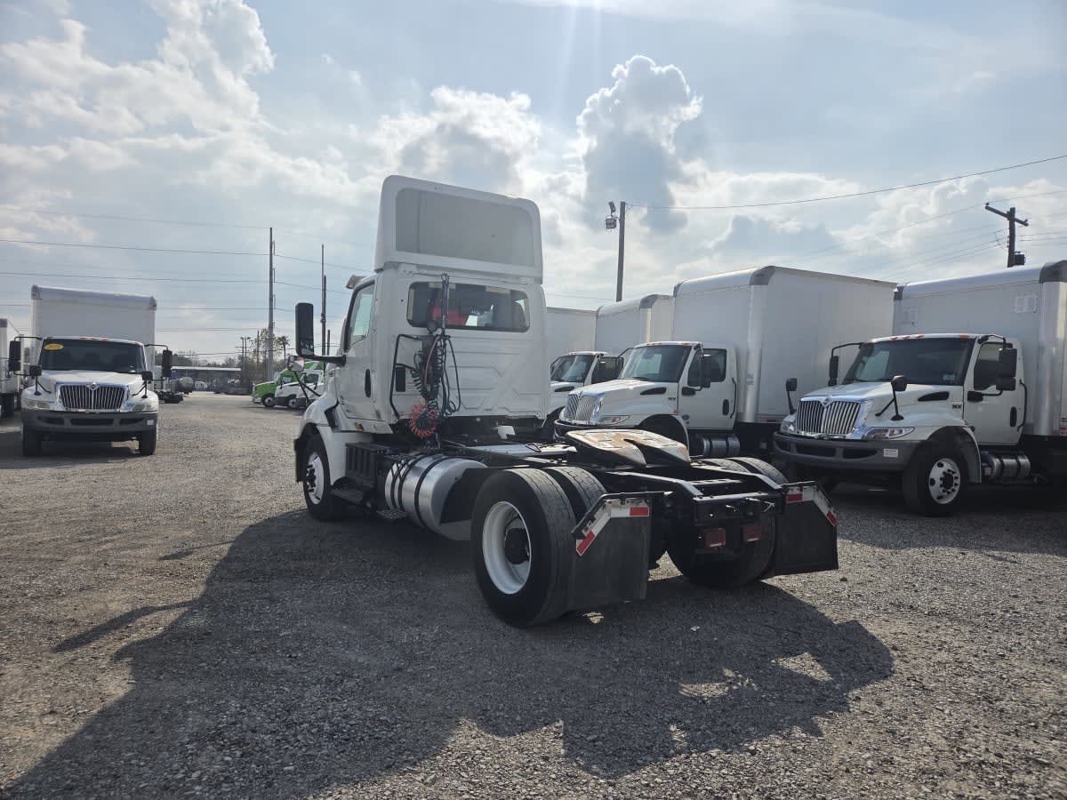 2019 International - image 6