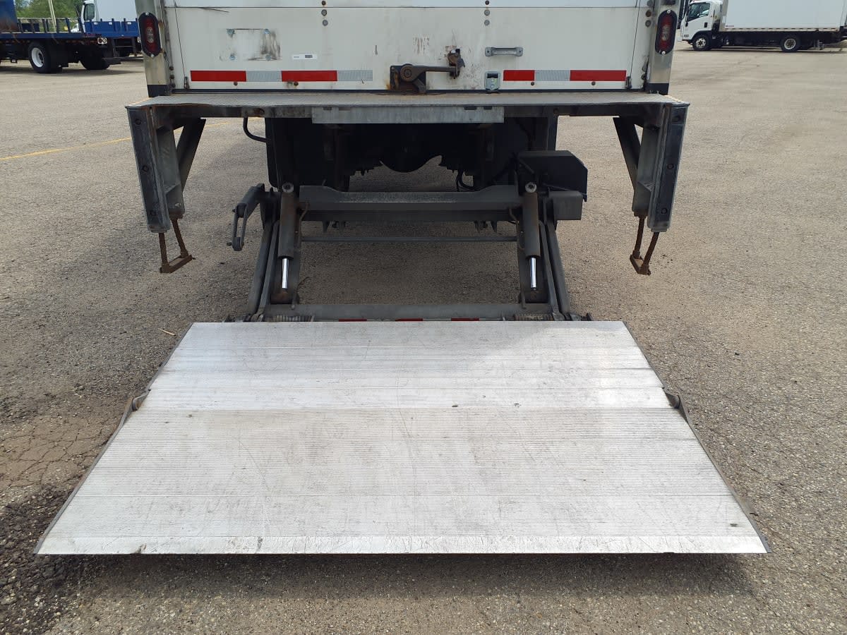 2019 Freightliner M2 106 824332