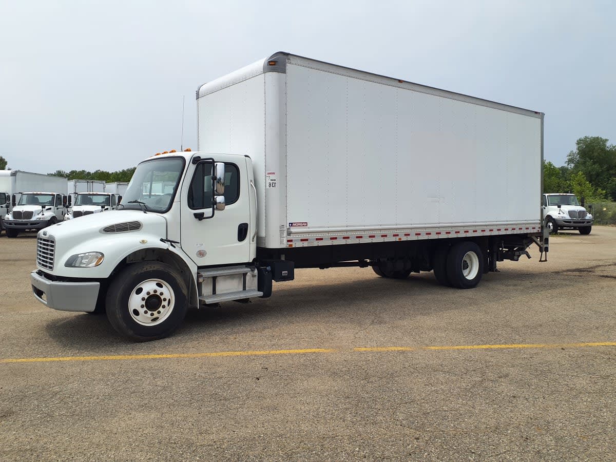 2019 Freightliner M2 106 824332