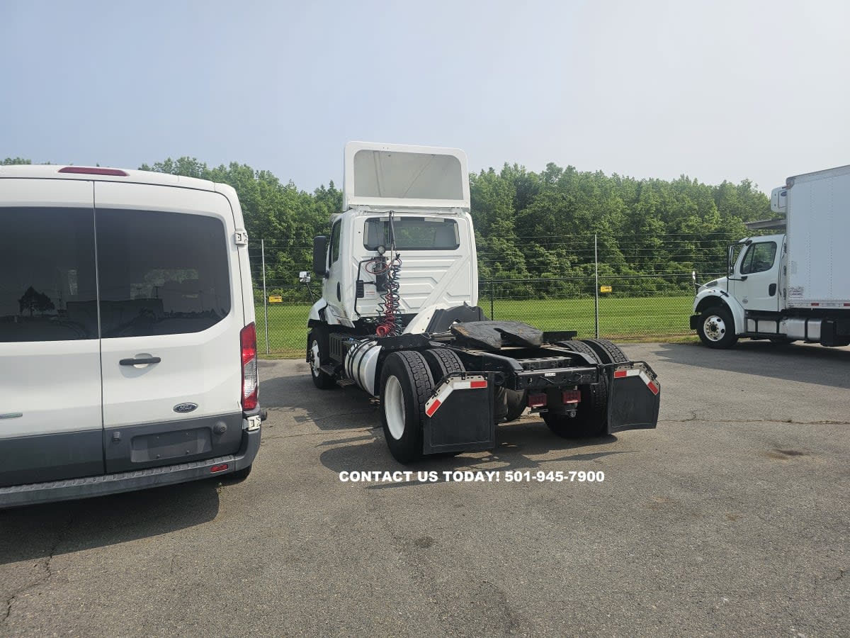 2019 International - image 6