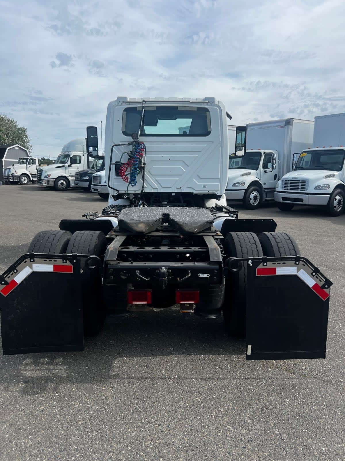 2019 International RH in West Sacramento, CA — photo 5
