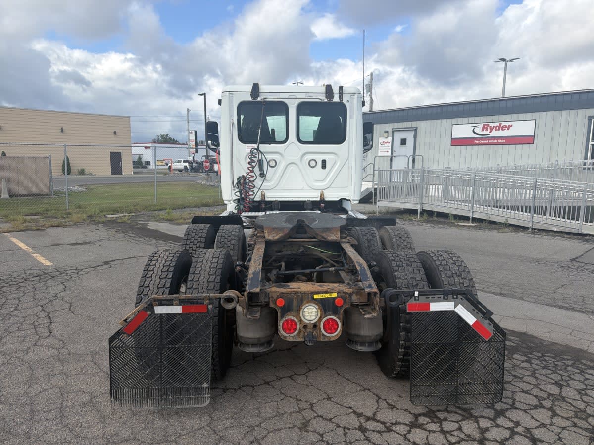 2019 Freightliner Cascadia in Syracuse, NY — photo 5