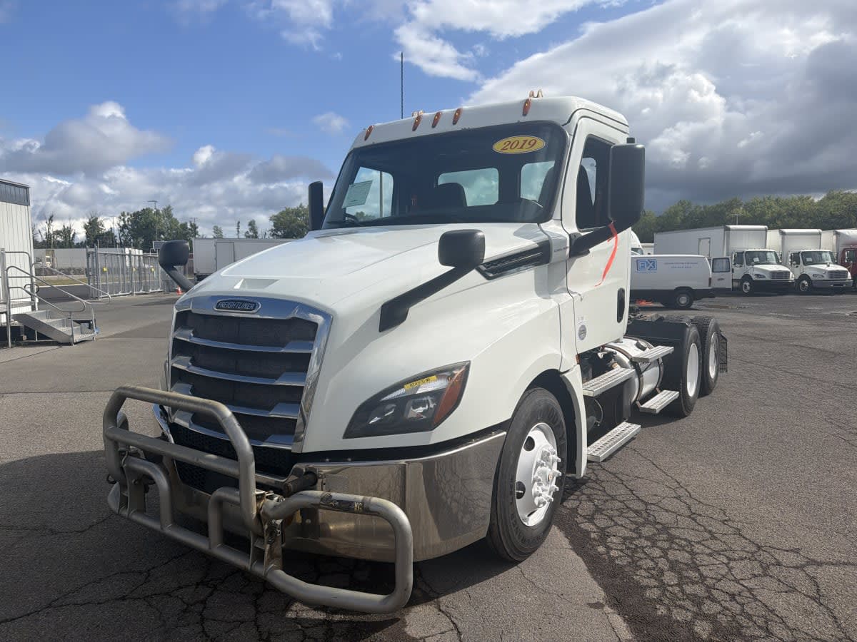 2019 Freightliner Cascadia in Syracuse, NY