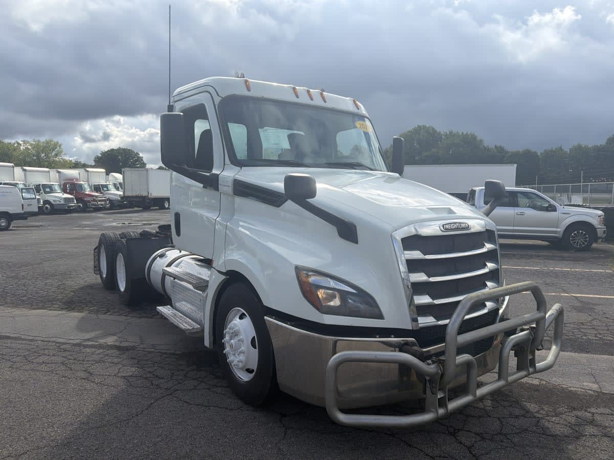 2019 Freightliner Cascadia in Syracuse, NY — photo 3