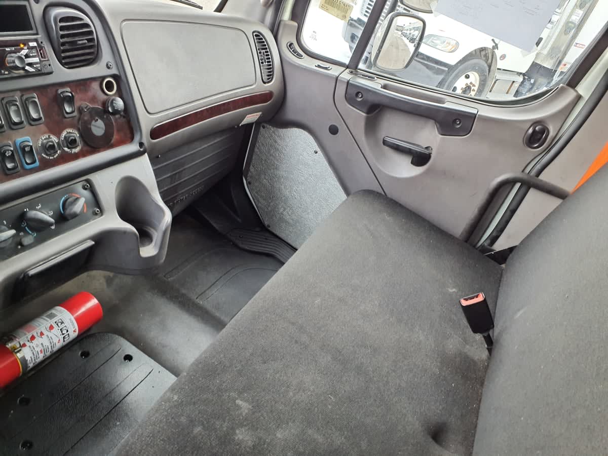 2019 Freightliner/Mercedes M2 106 824390