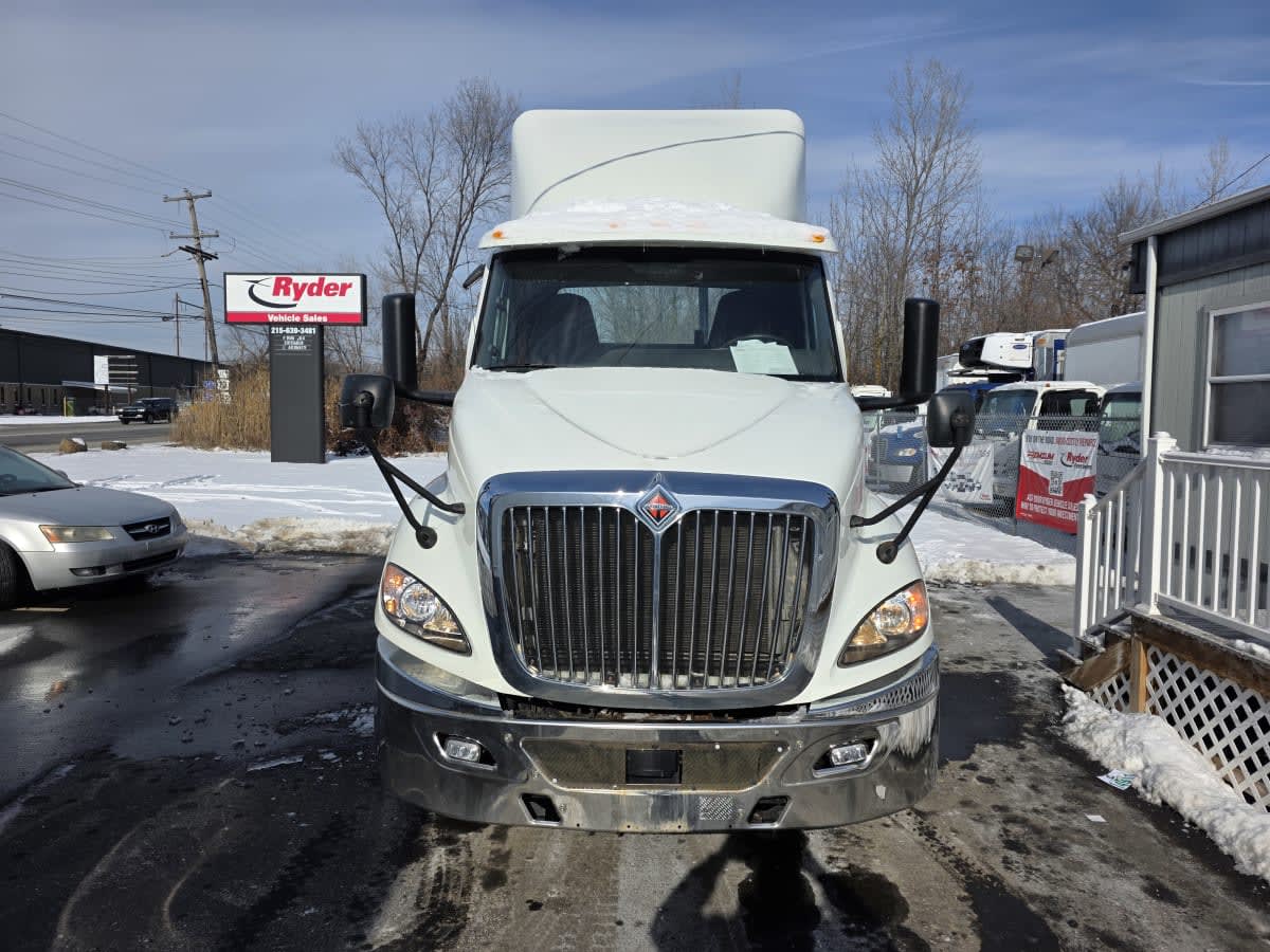 2019 International - image 2