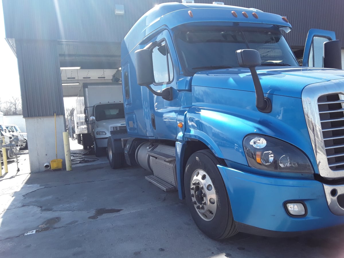 2019 Freightliner/Mercedes CASCADIA 125 824464