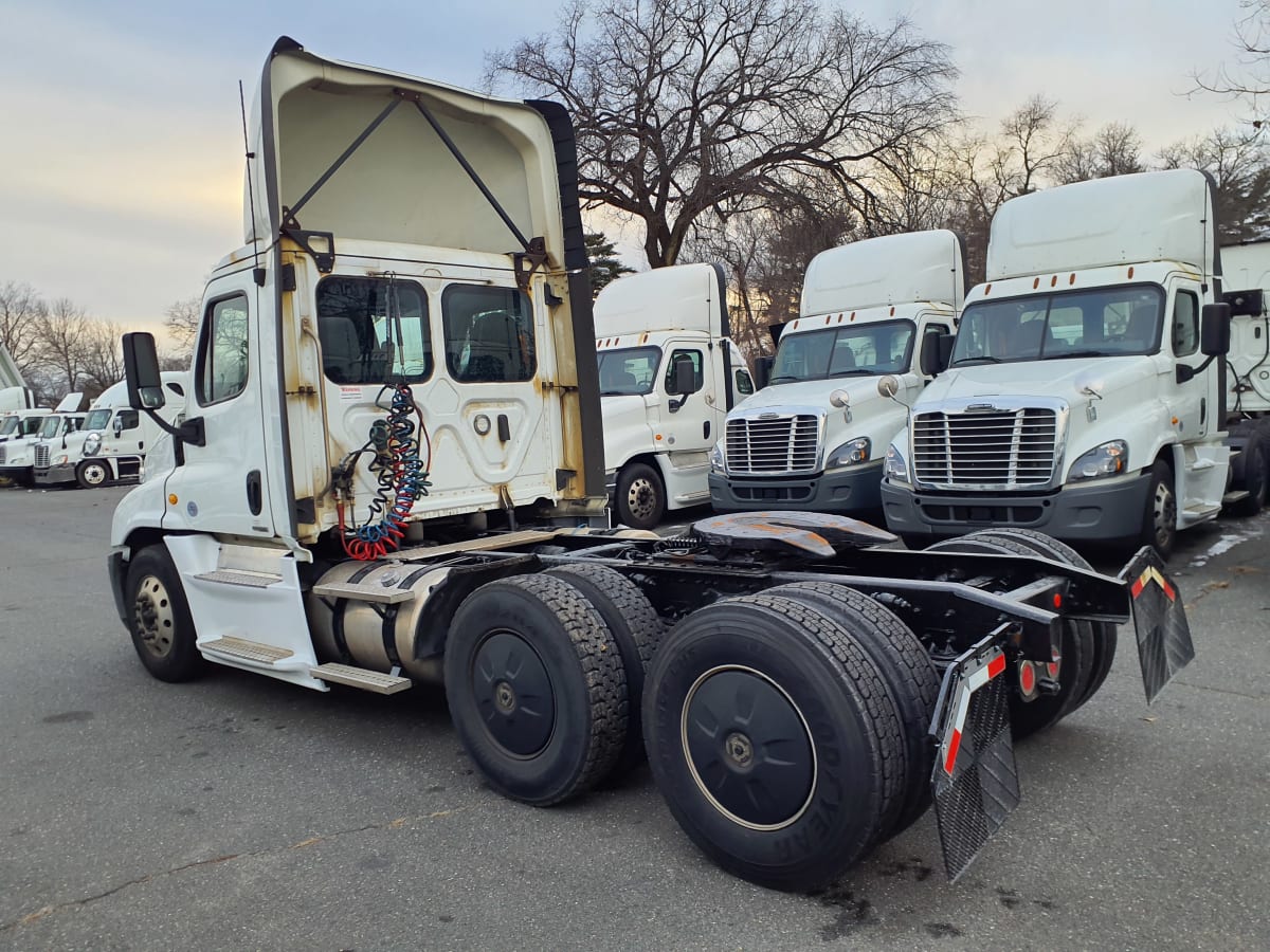 2019 Freightliner/Mercedes CASCADIA 125 824533