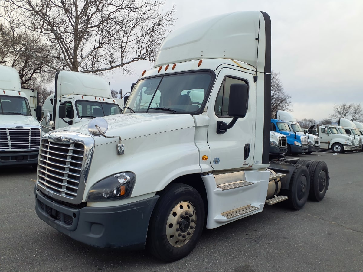 2019 Freightliner/Mercedes CASCADIA 125 824533