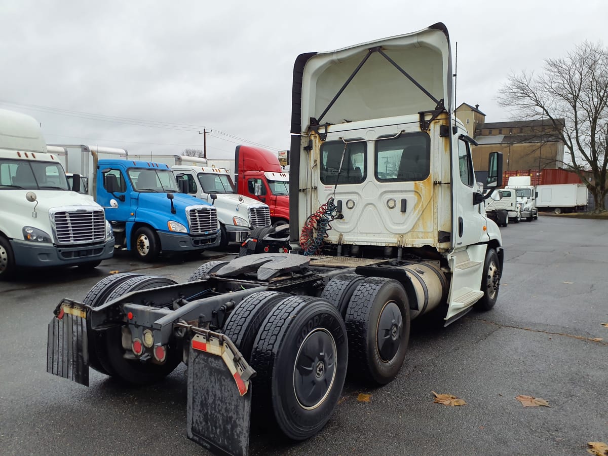 2019 Freightliner/Mercedes CASCADIA 125 824536