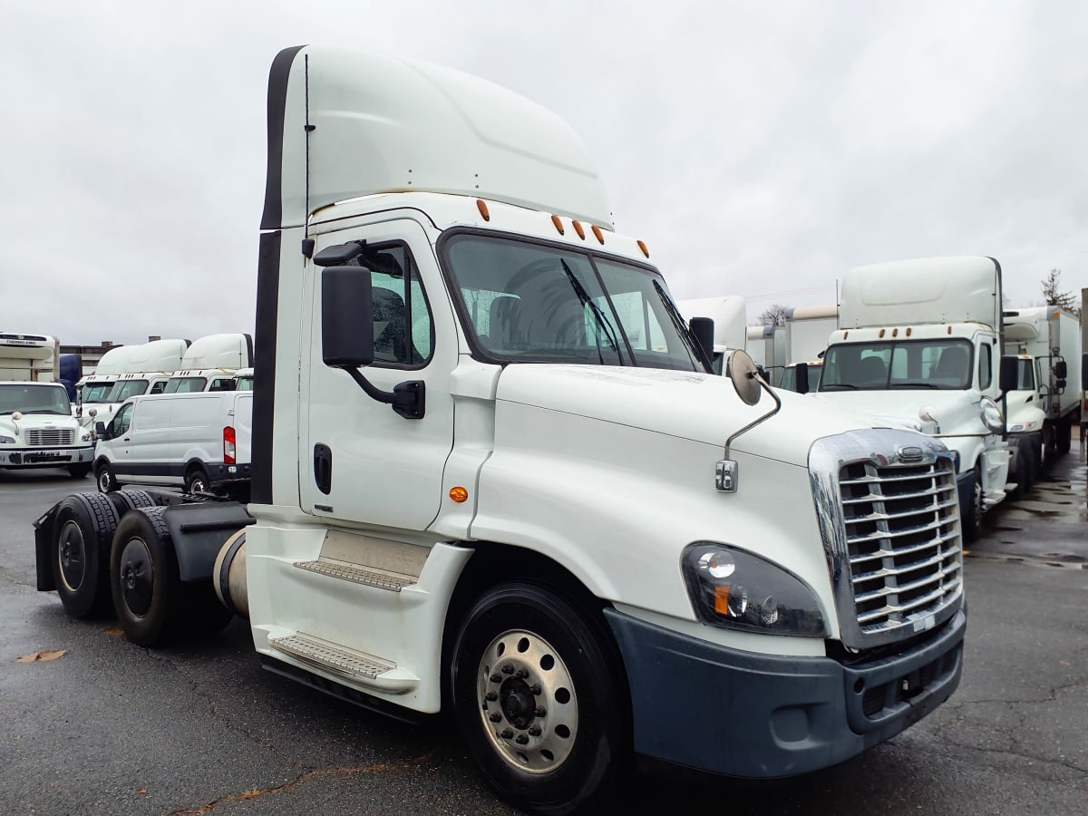 2019 Freightliner/Mercedes CASCADIA 125 824536