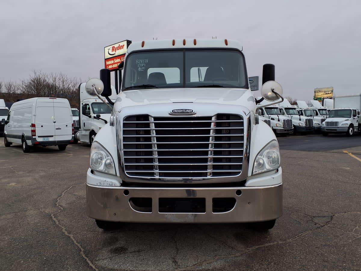 2019 Freightliner/Mercedes CASCADIA 125 824571