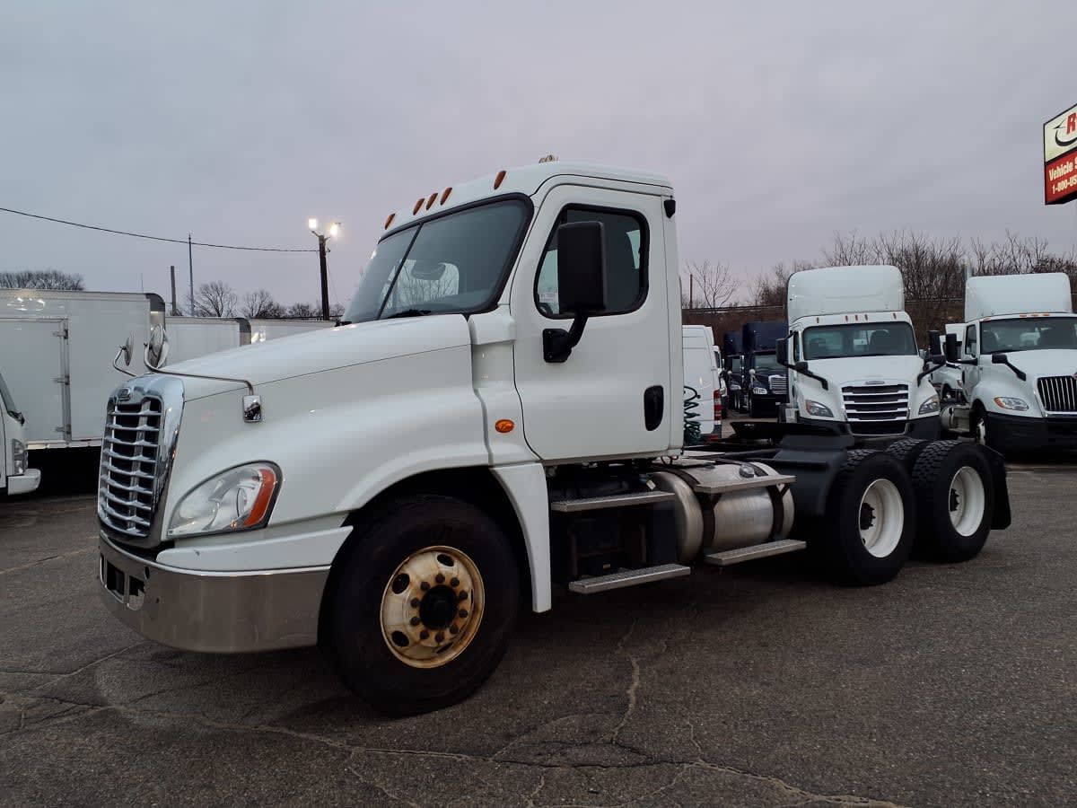 2019 Freightliner/Mercedes CASCADIA 125 824571
