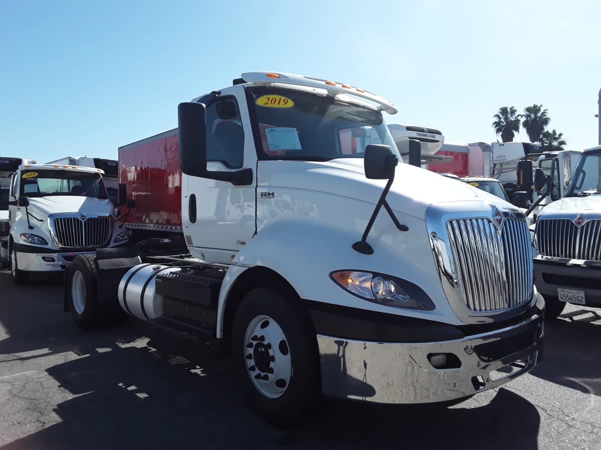 2019 International - image 3