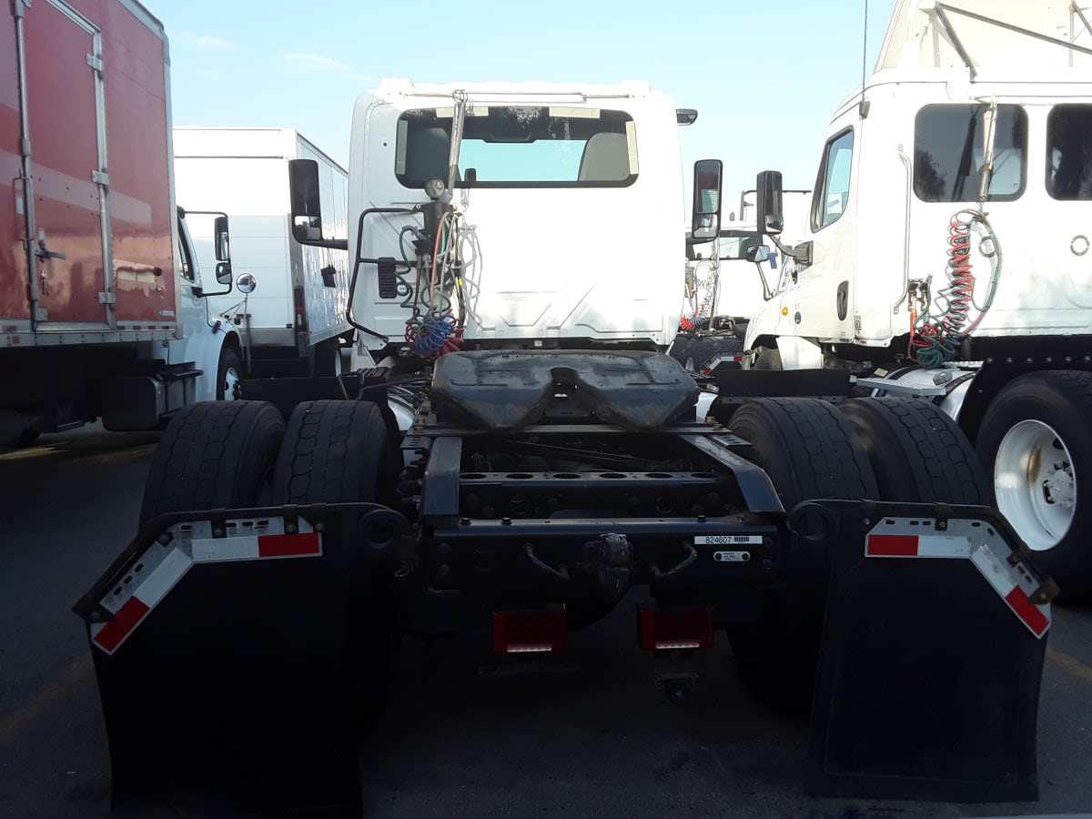 2019 International - image 5