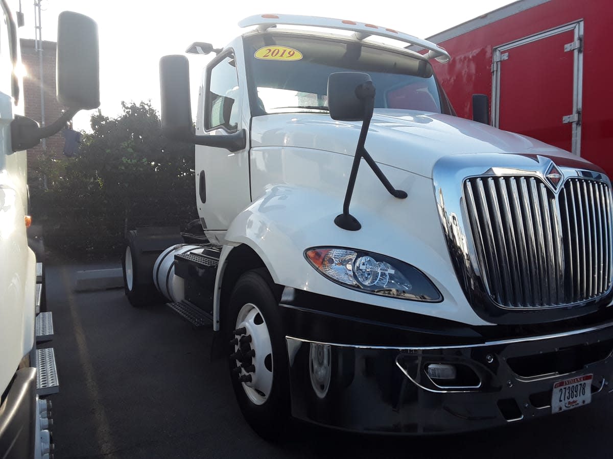 2019 International - image 3