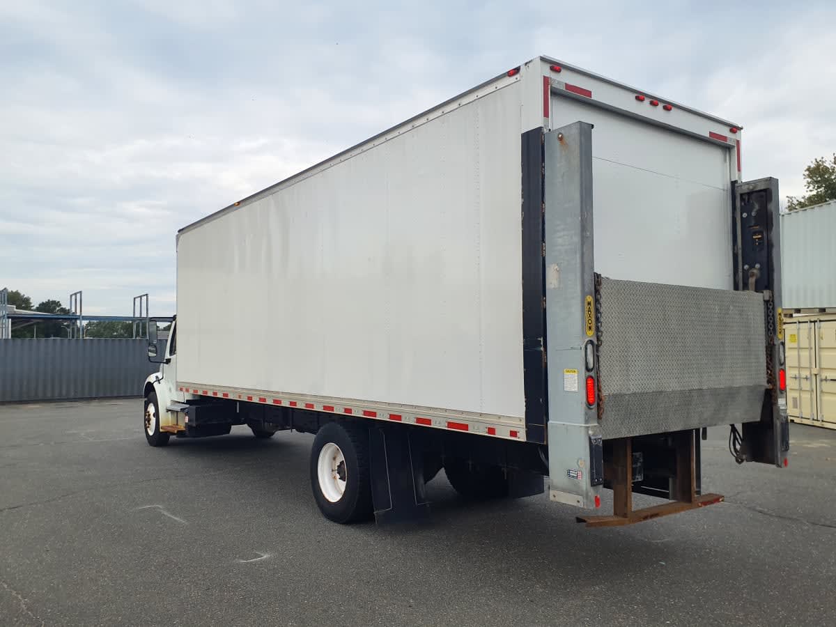 2019 Freightliner M2 106 824777