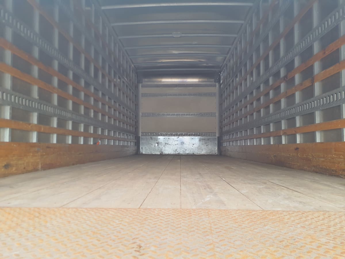 2019 Freightliner M2 106 824777