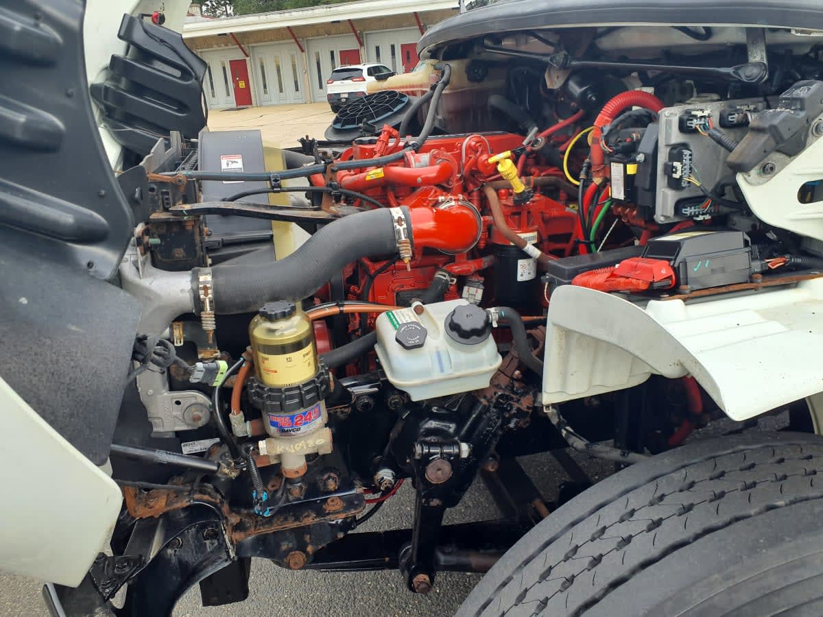 2019 Freightliner M2 106 824777