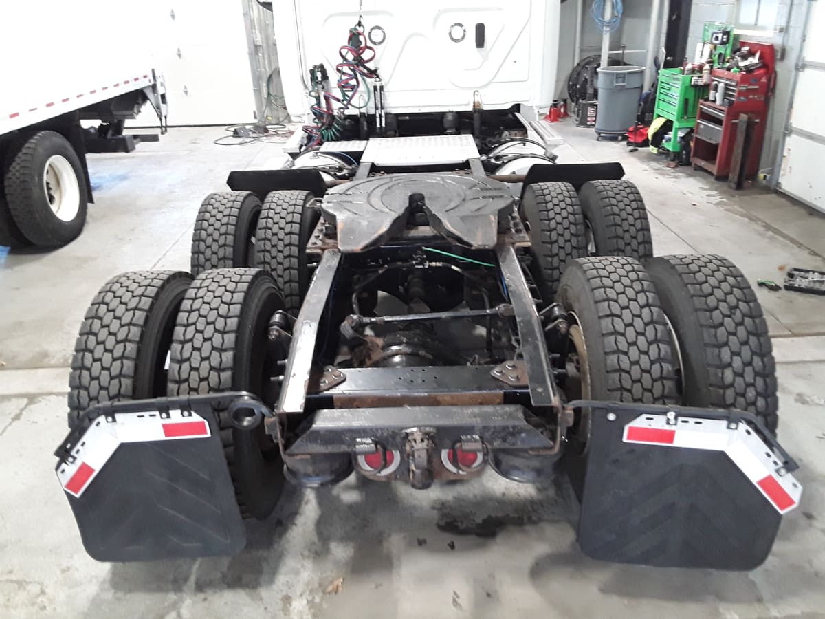 2019 Freightliner/Mercedes NEW CASCADIA PX12664 824784