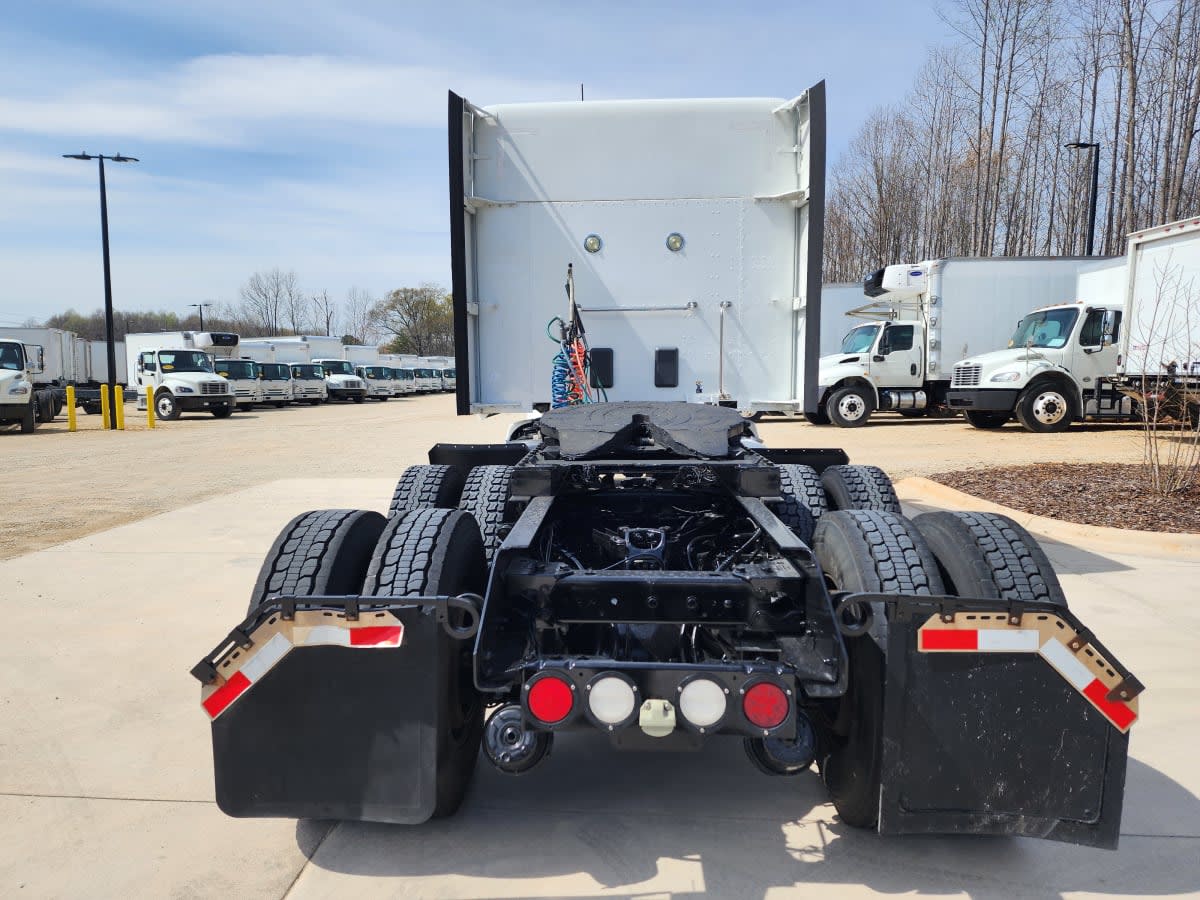 2019 Kenworth T680 - image 5