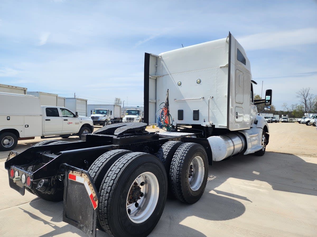 2019 Kenworth T680 - image 4
