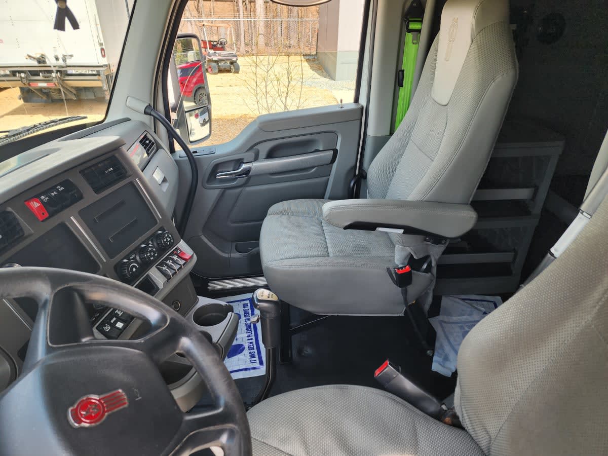 2019 Kenworth T680 - image 7