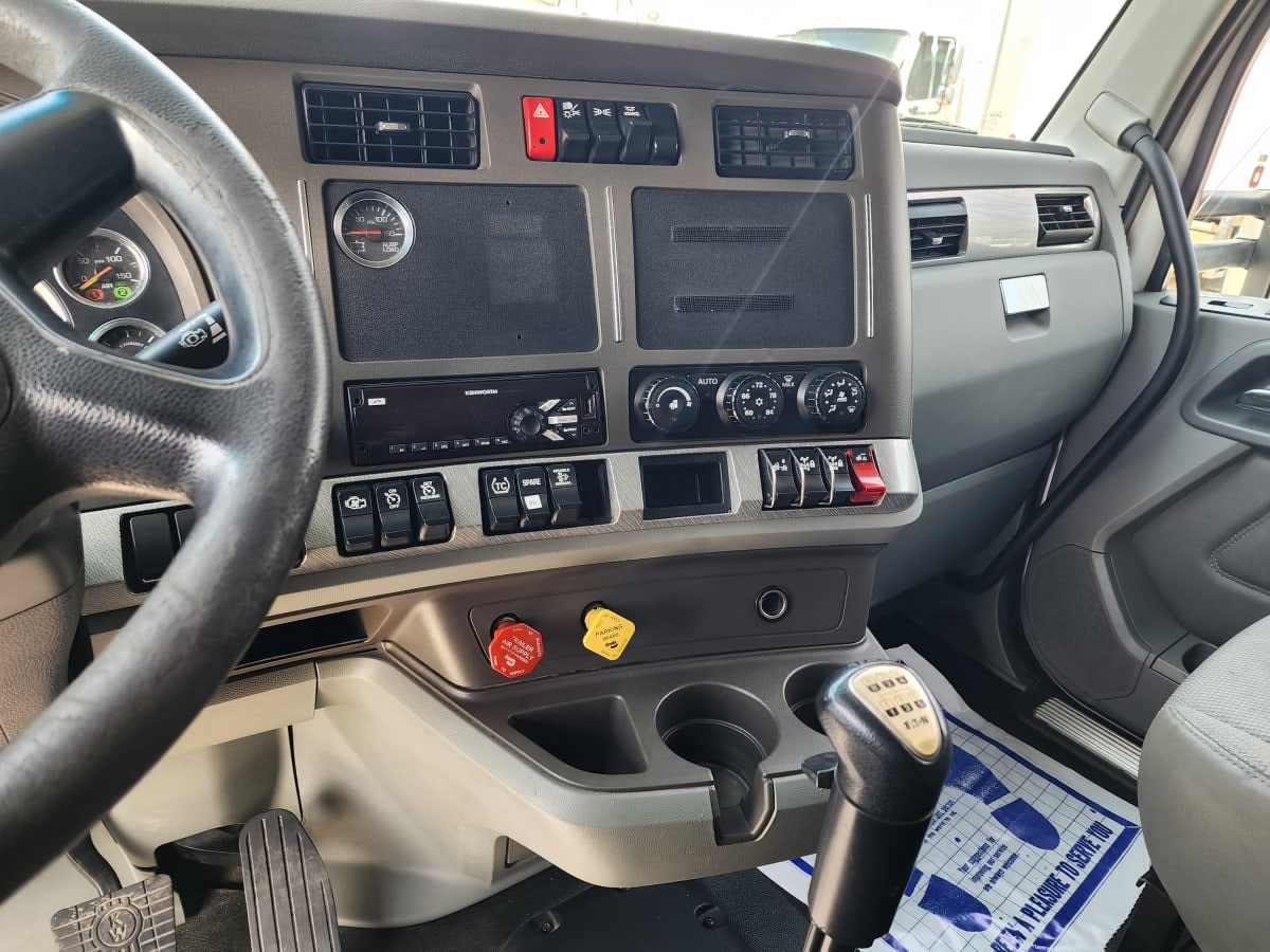 2019 Kenworth T680 - image 9