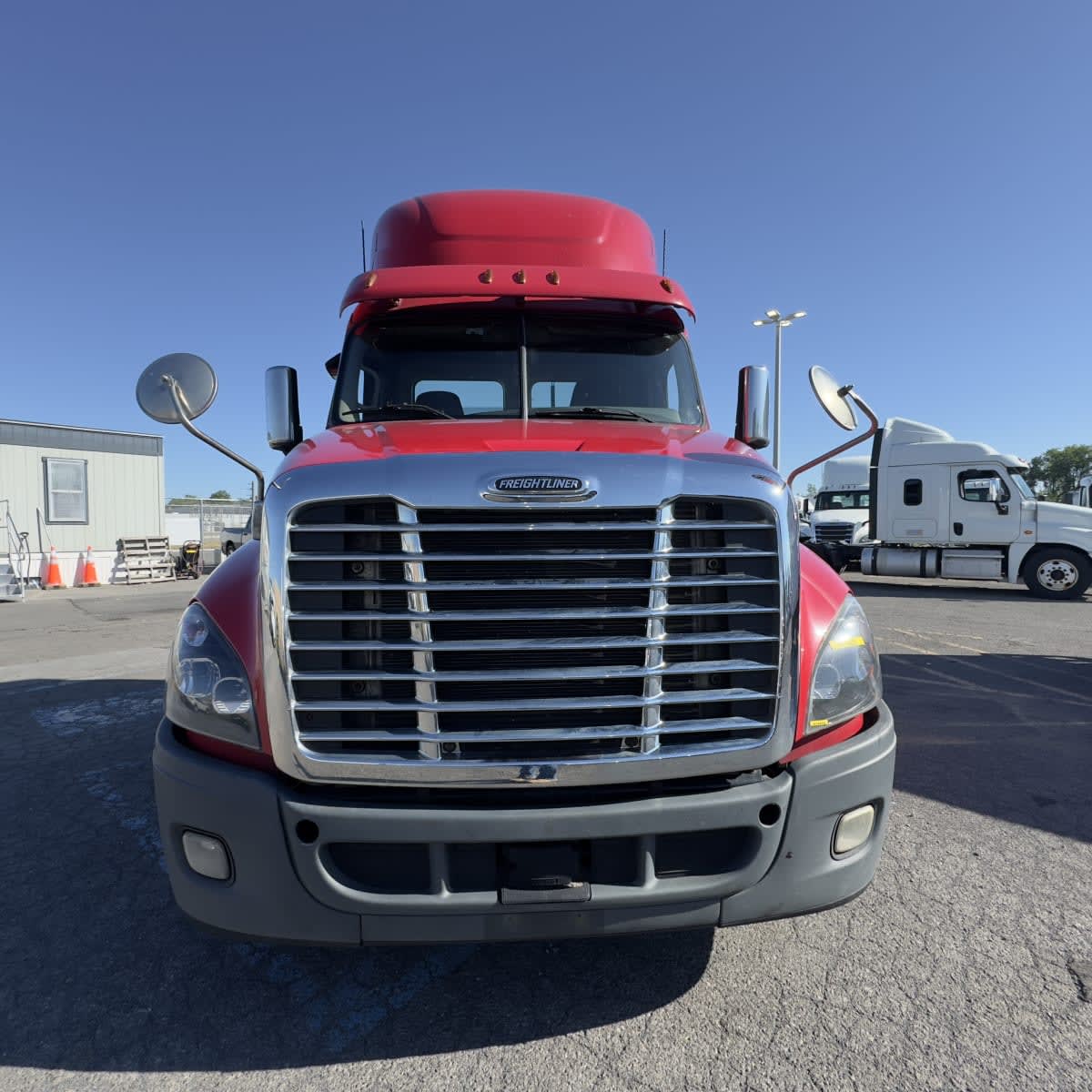 2019 Freightliner CASCADIA 125 824925