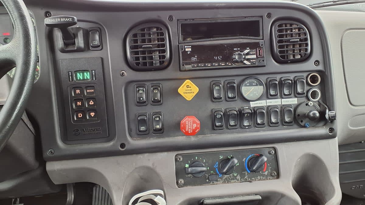 2019 Freightliner/Mercedes 108SD 824952