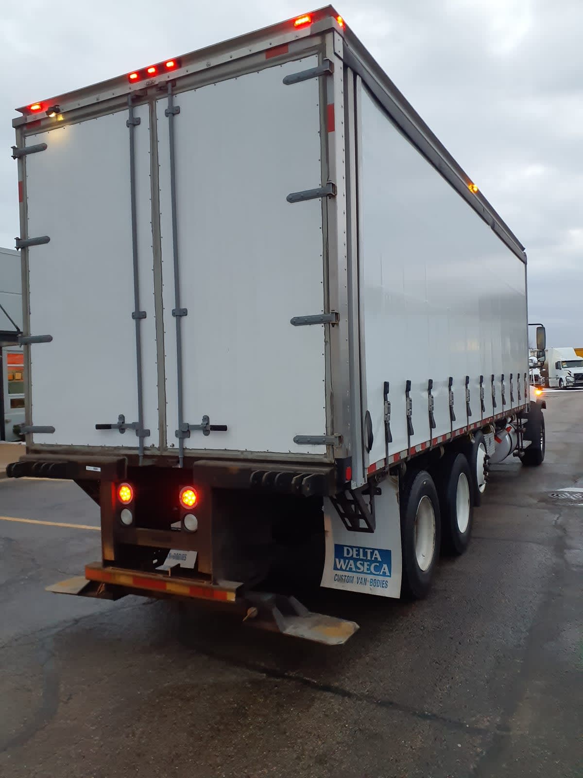 2019 Freightliner/Mercedes 108SD 824955