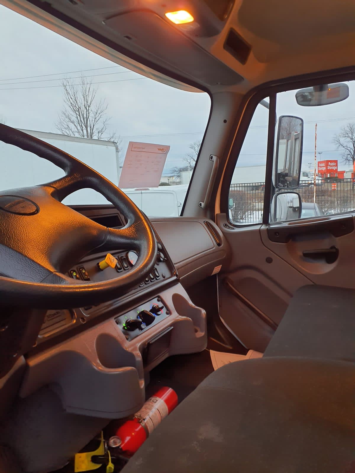 2019 Freightliner/Mercedes 108SD 824955