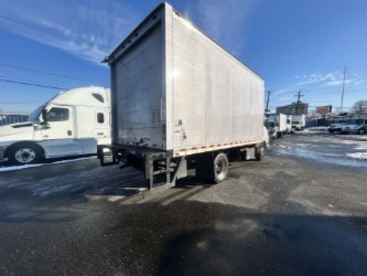 2018 Isuzu NPR 825007