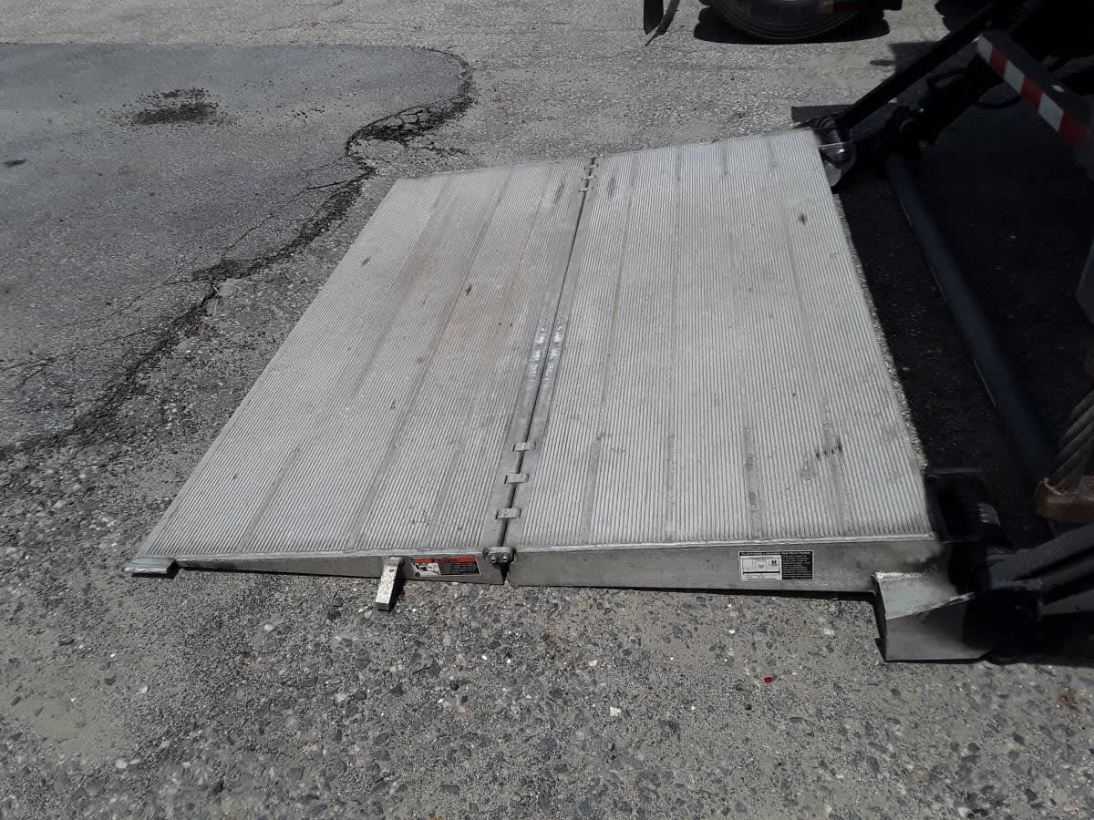 2019 Freightliner M2 106 825009