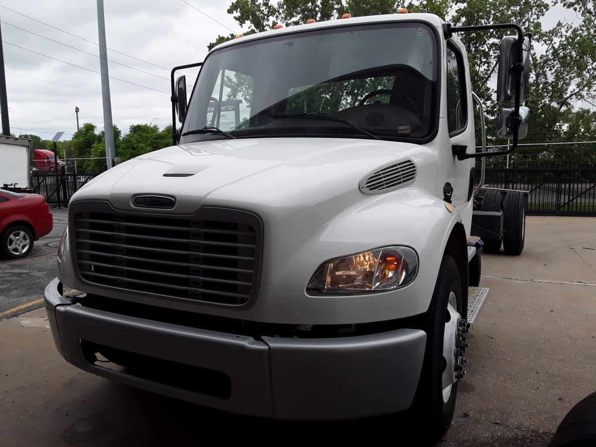 2019 Freightliner/Mercedes M2 106 825072