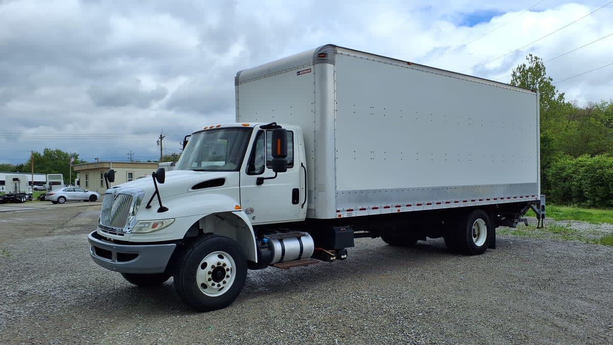 2019 Navistar International 4300 825104