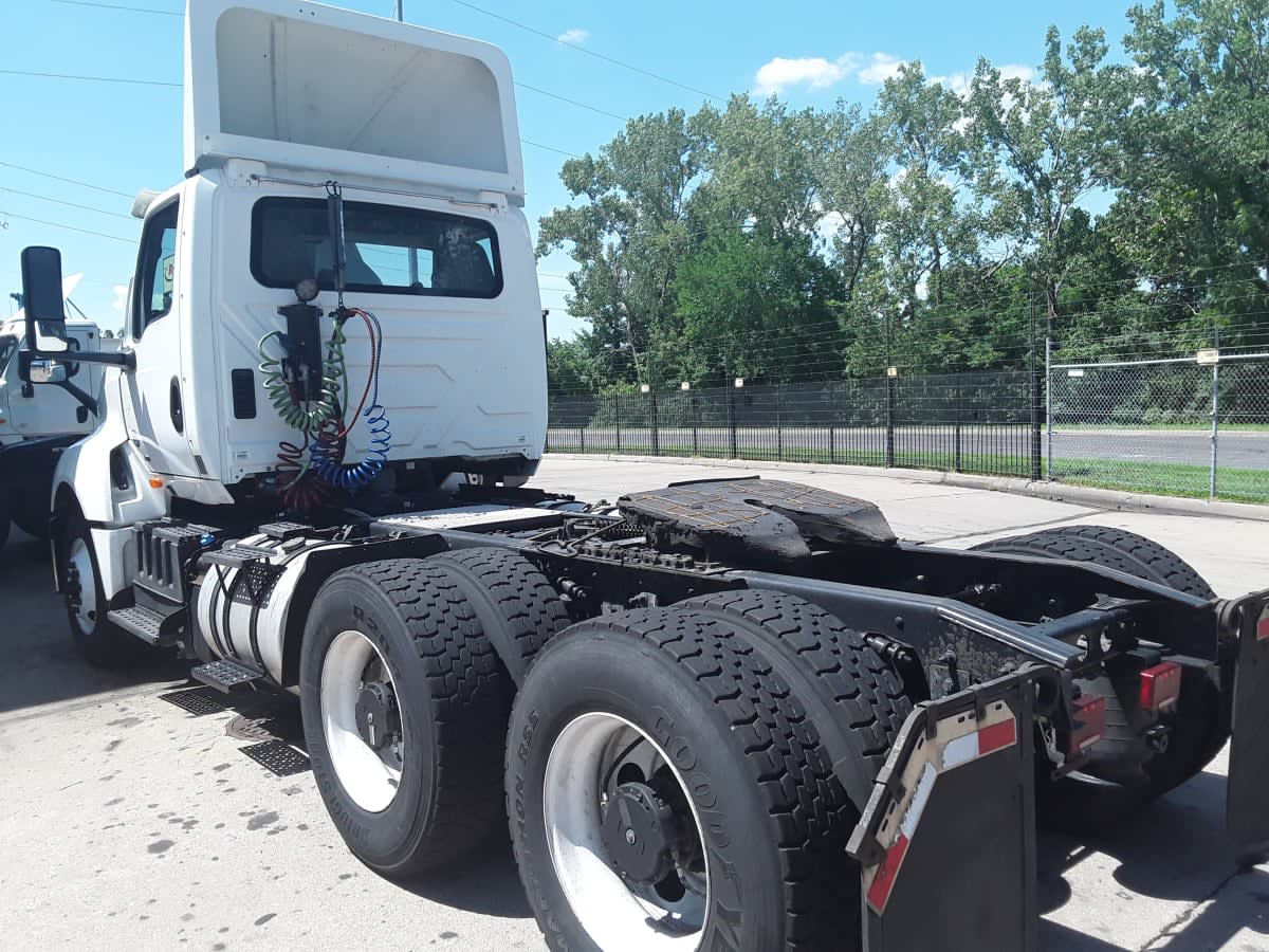 2019 Navistar International LT625 DAYCAB T/A 825119