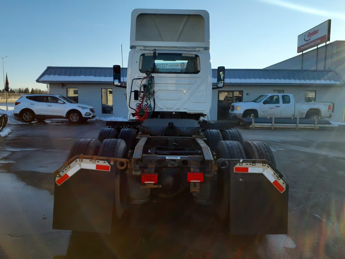 2019 Navistar International LT625 DAYCAB T/A 825205