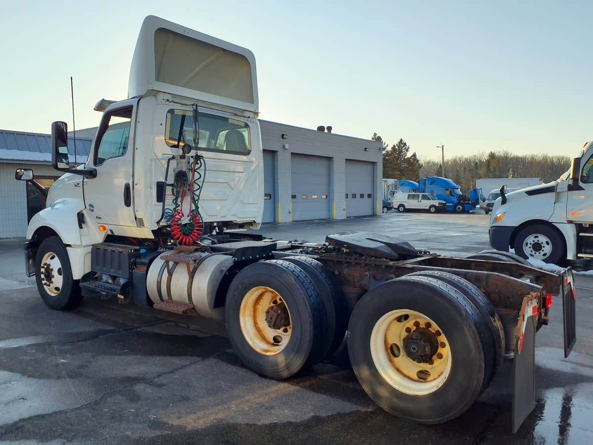 2019 Navistar International LT625 DAYCAB T/A 825205
