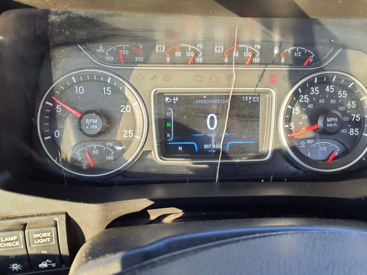 2019 Navistar International LT625 DAYCAB T/A 825229