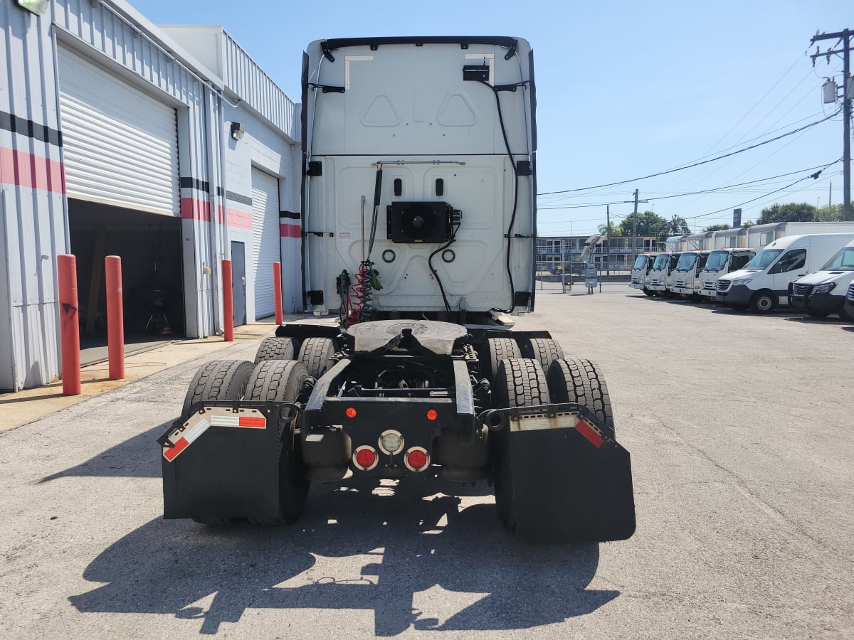 2019 Freightliner/Mercedes CASCADIA 125 825250