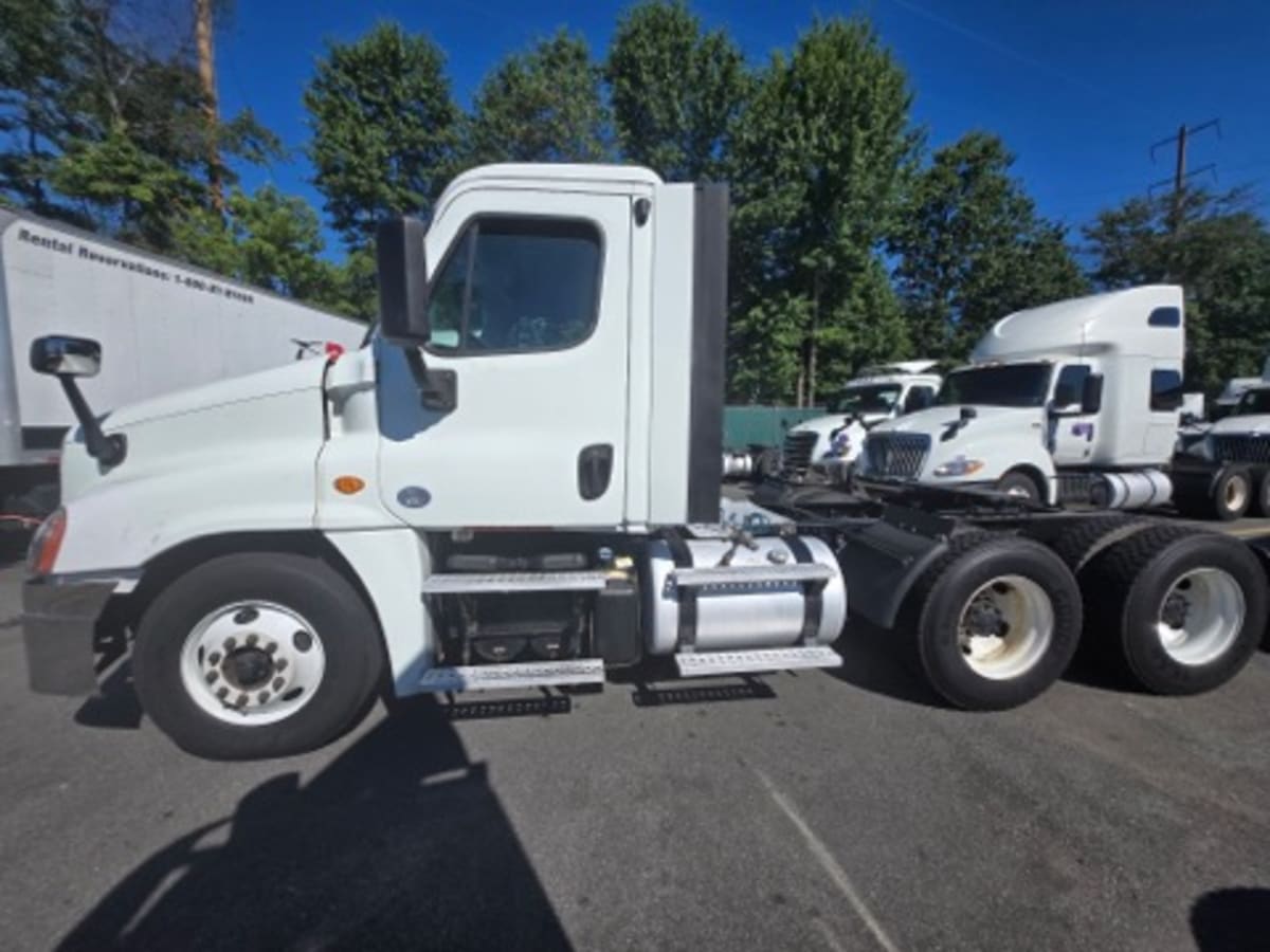 2019 Freightliner - image 9