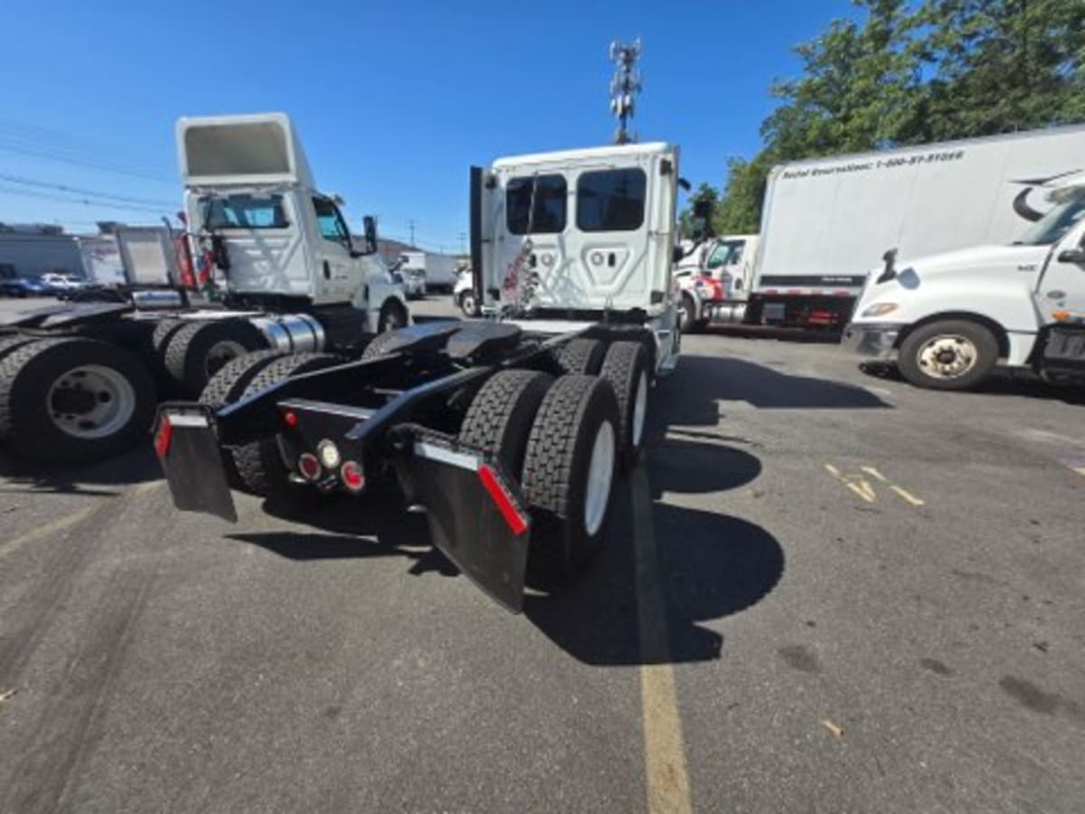 2019 Freightliner - image 4