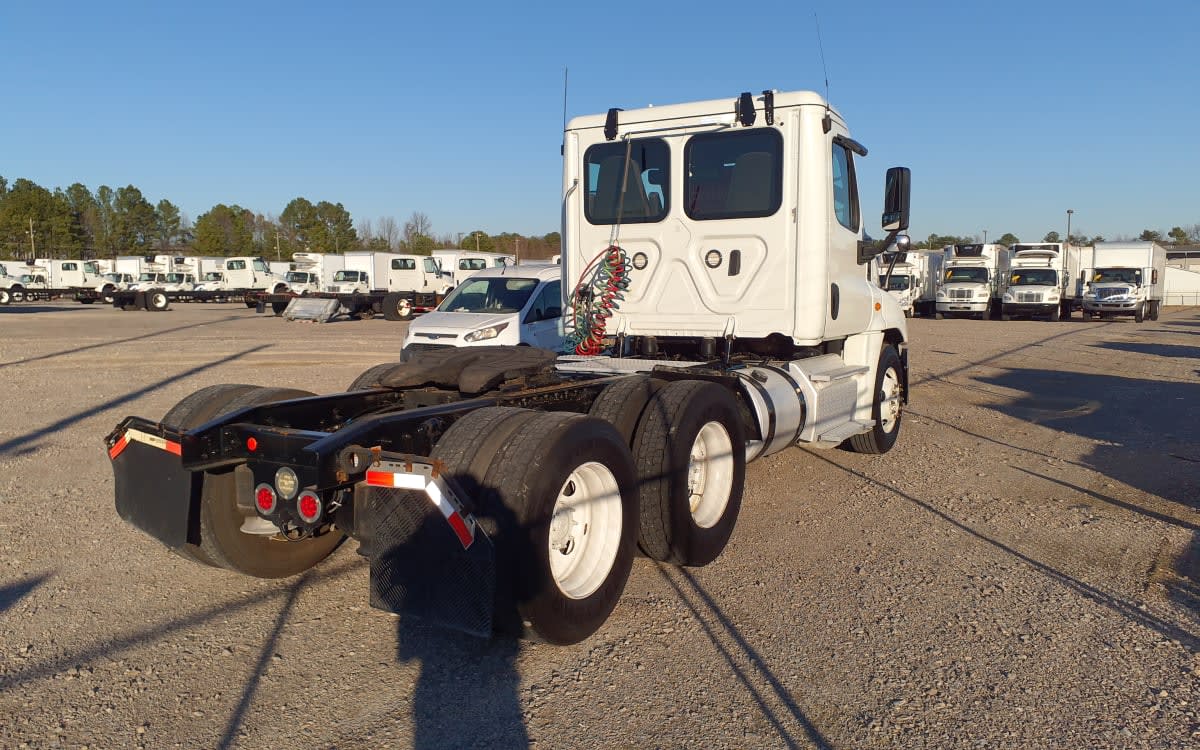 2019 Freightliner/Mercedes CASCADIA 125 825326