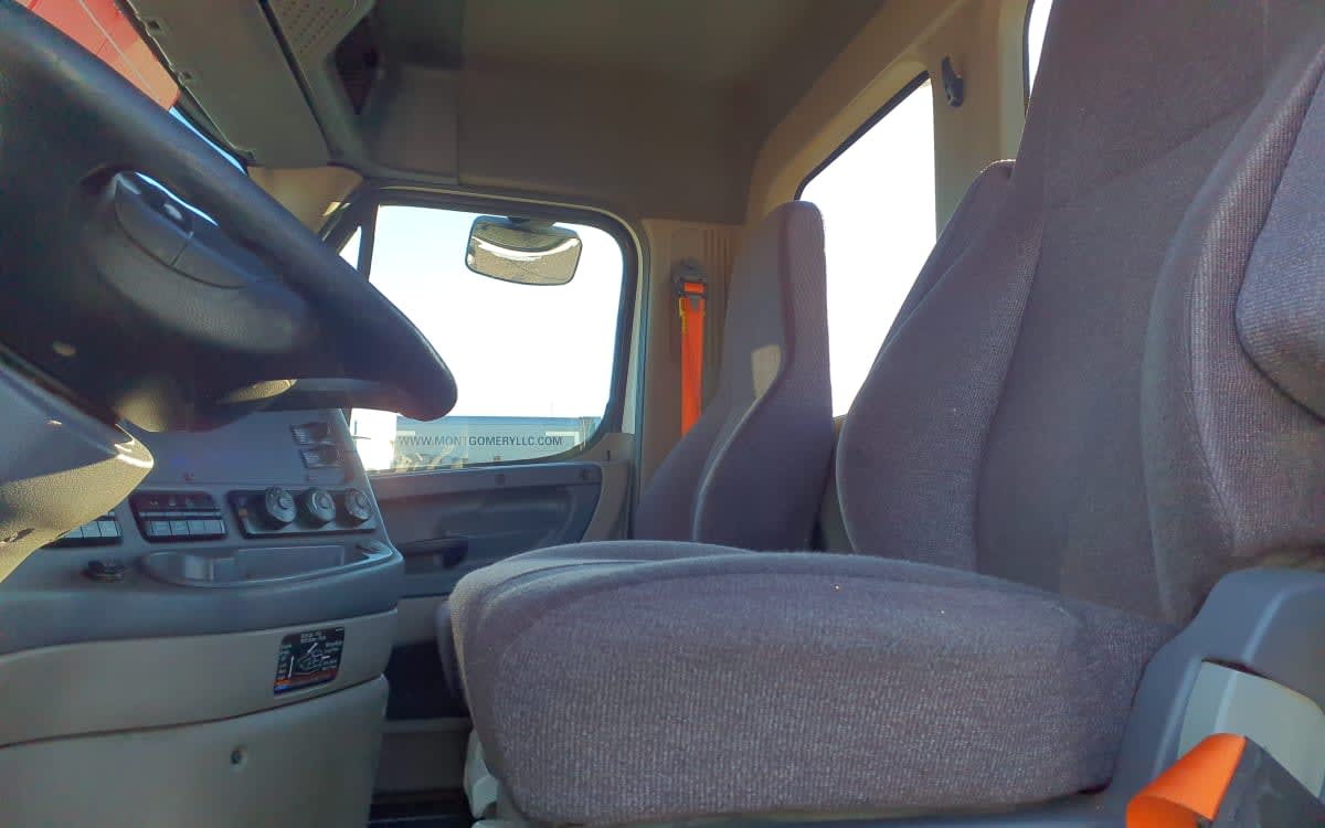 2019 Freightliner/Mercedes CASCADIA 125 825326