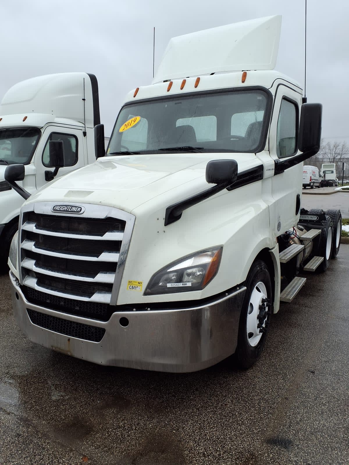 2019 Freightliner/Mercedes NEW CASCADIA PX12664 825427