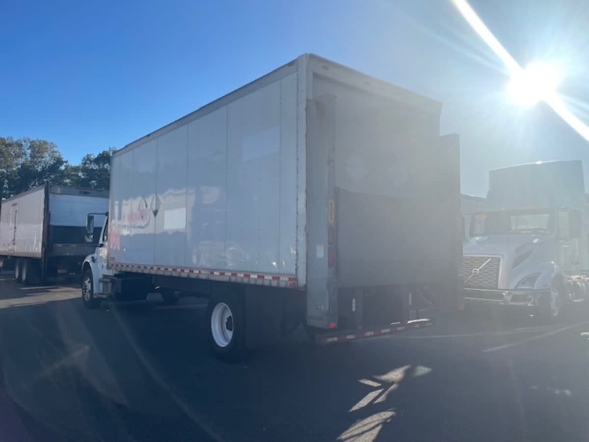 2019 Freightliner/Mercedes M2 106 825630