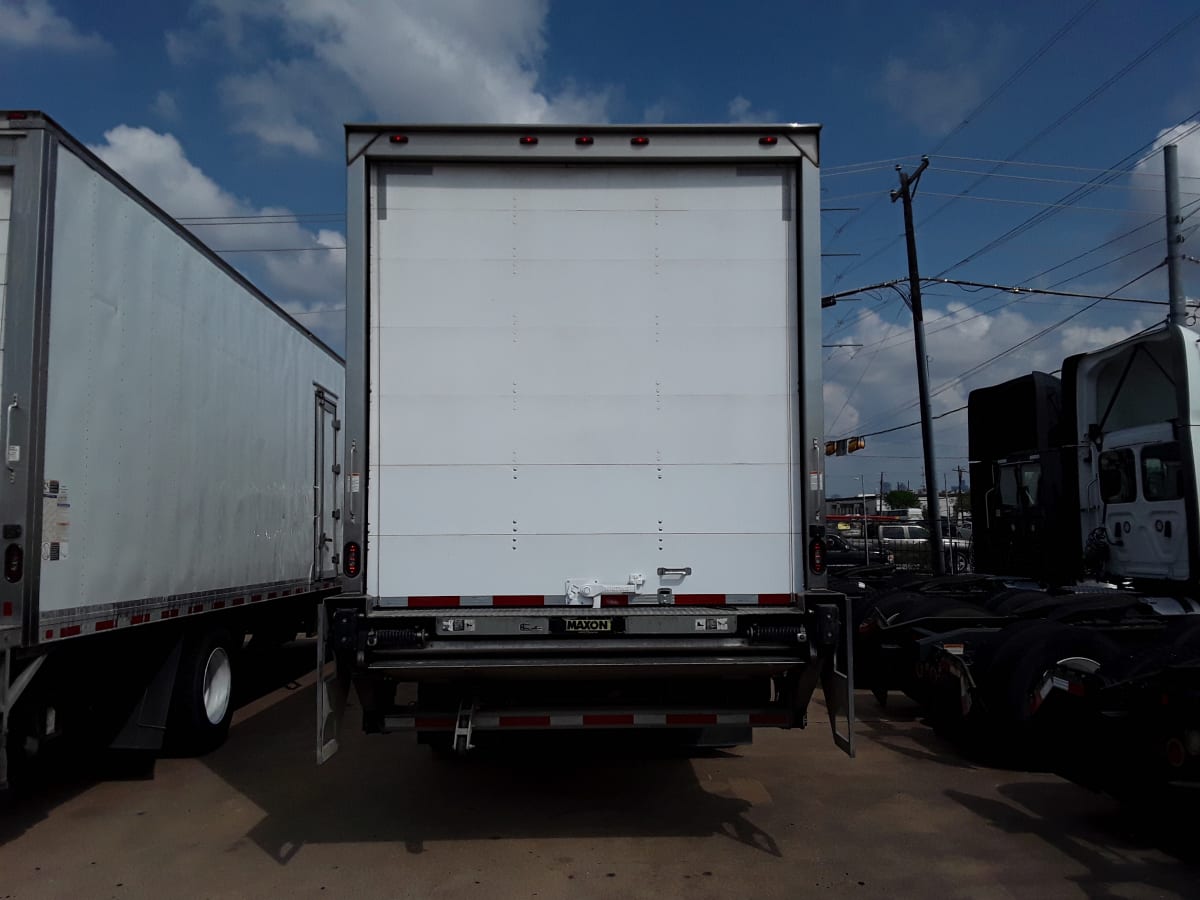 2019 Freightliner/Mercedes M2 106 825761