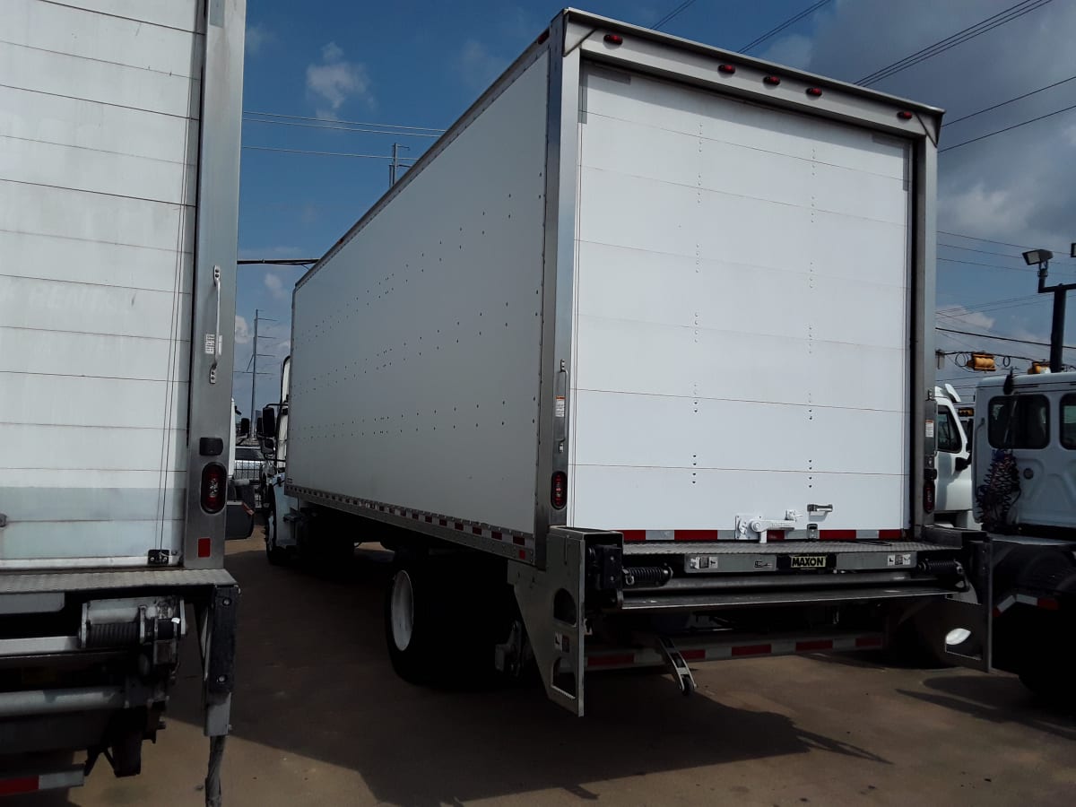 2019 Freightliner/Mercedes M2 106 825761